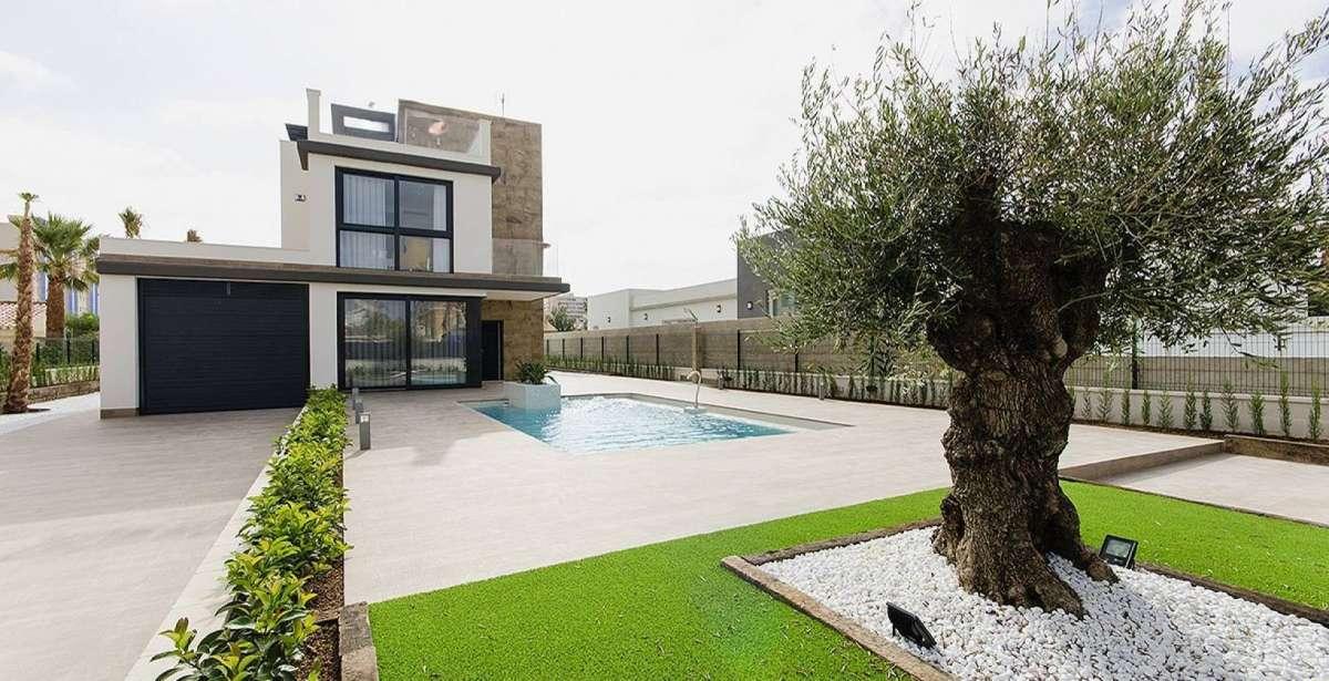 Villa for Sale in Orihuela