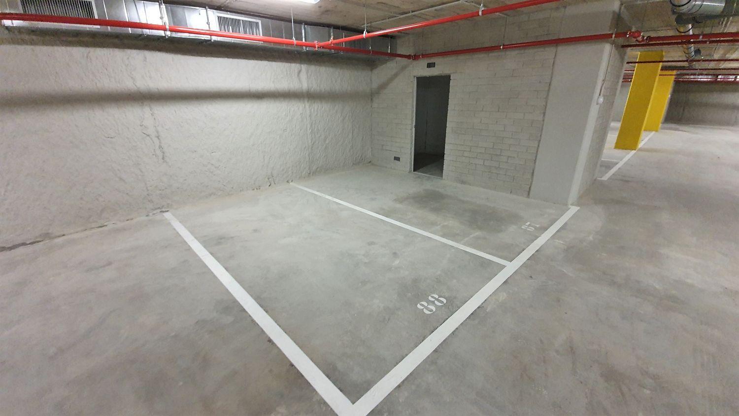 Garage for Rent in L' Hospitalet de Llobregat