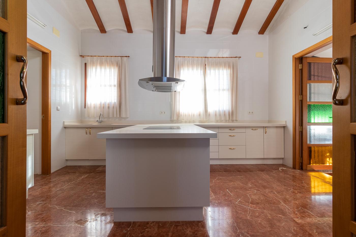 Chalet for Sale in Mula
