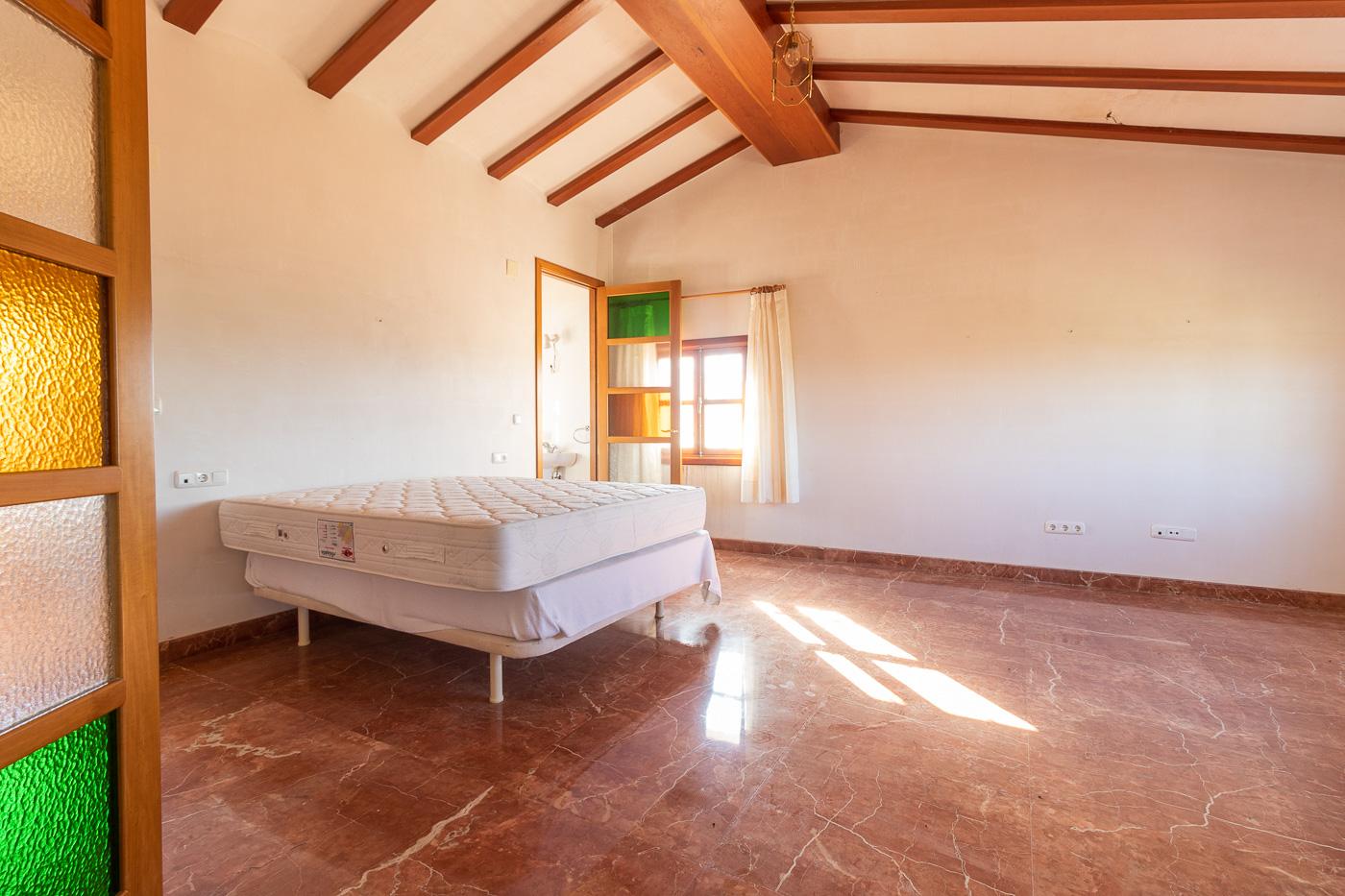 Chalet for Sale in Mula
