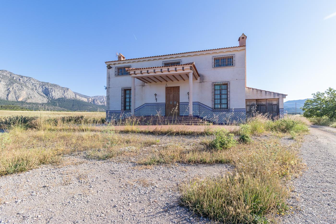 Chalet for Sale in Mula