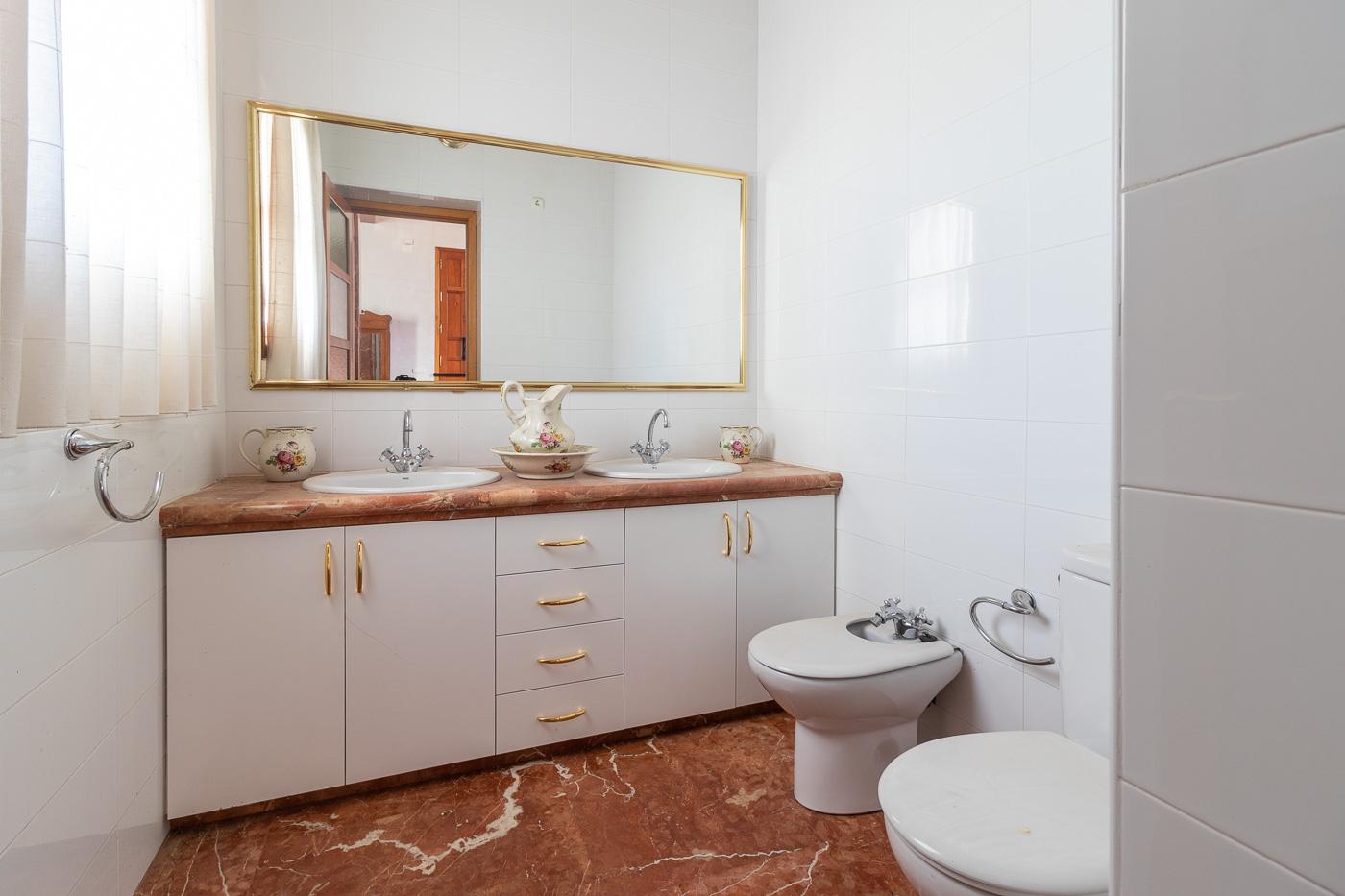 Chalet for Sale in Mula