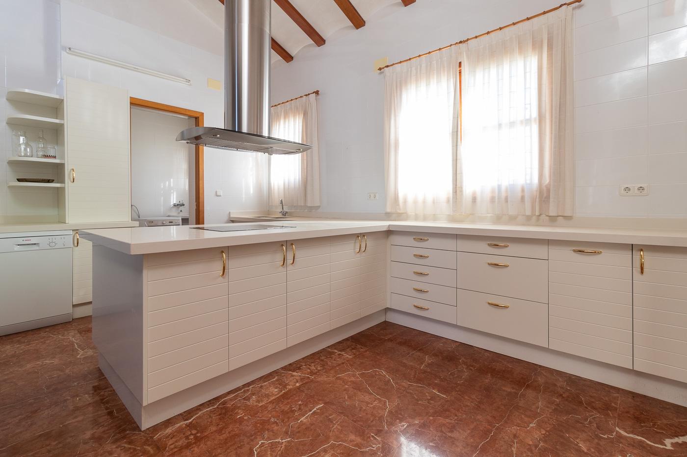 Chalet for Sale in Mula