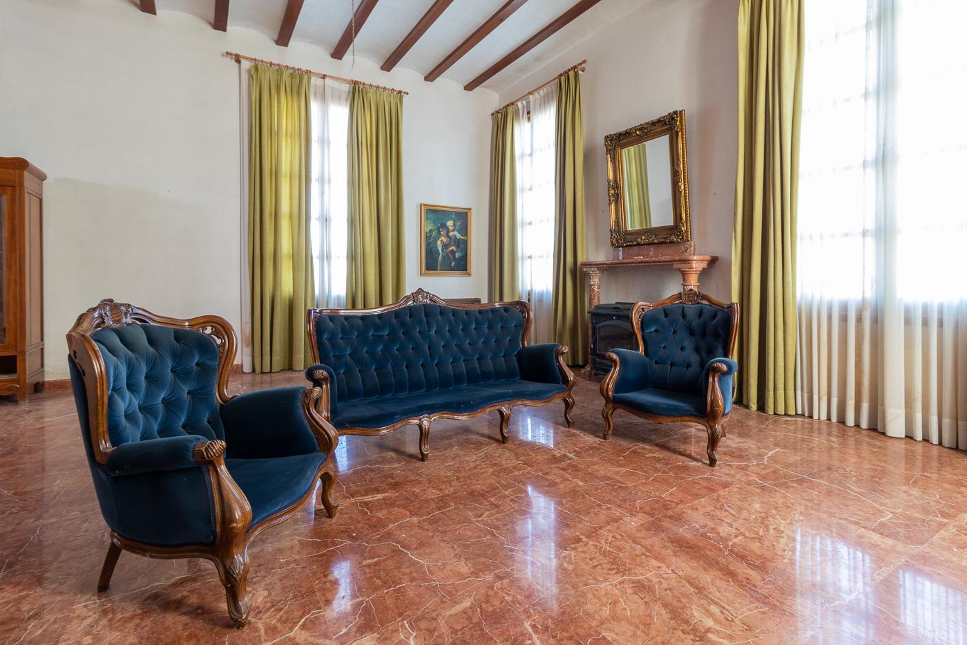 Chalet for Sale in Mula