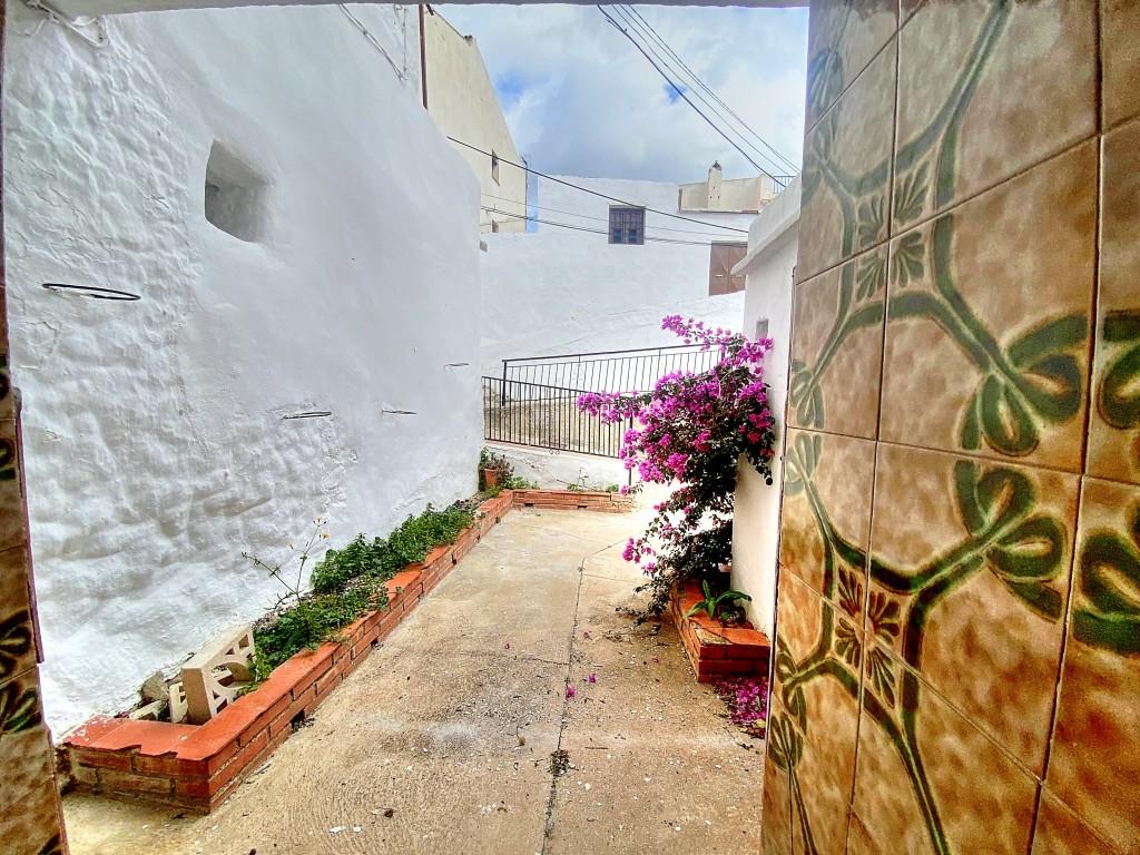 House for Sale in Salares