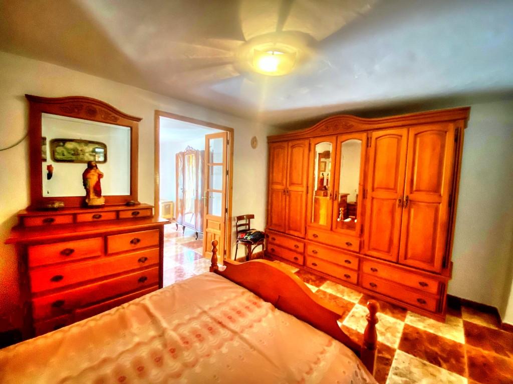 House for Sale in Salares