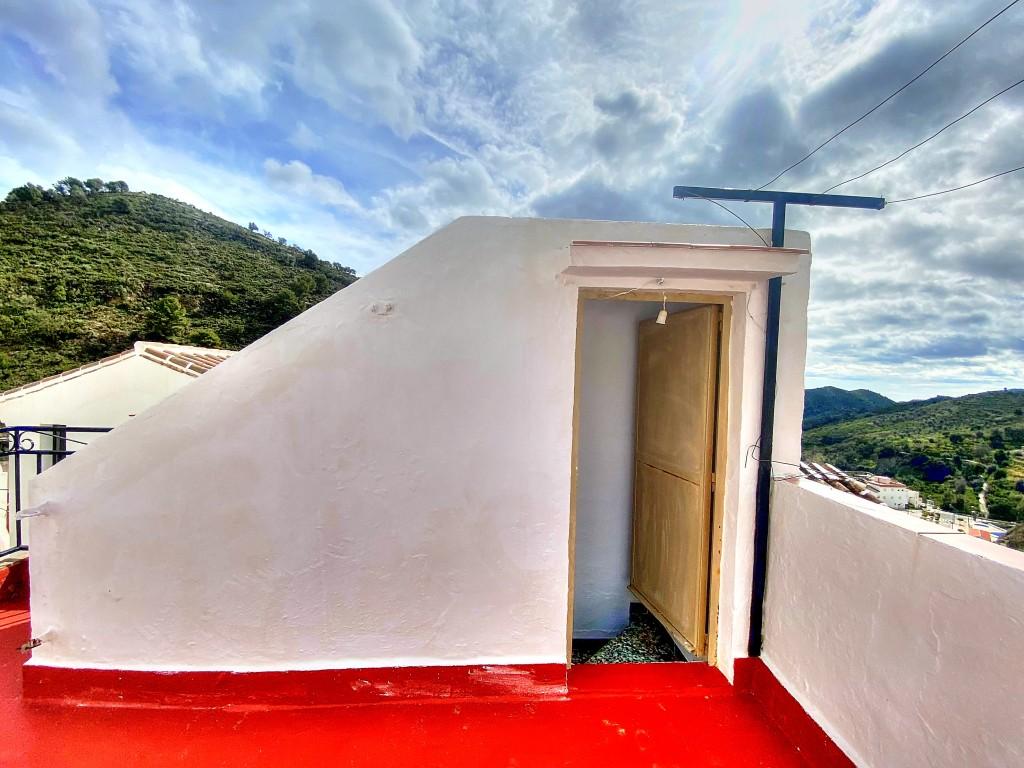 House for Sale in Salares