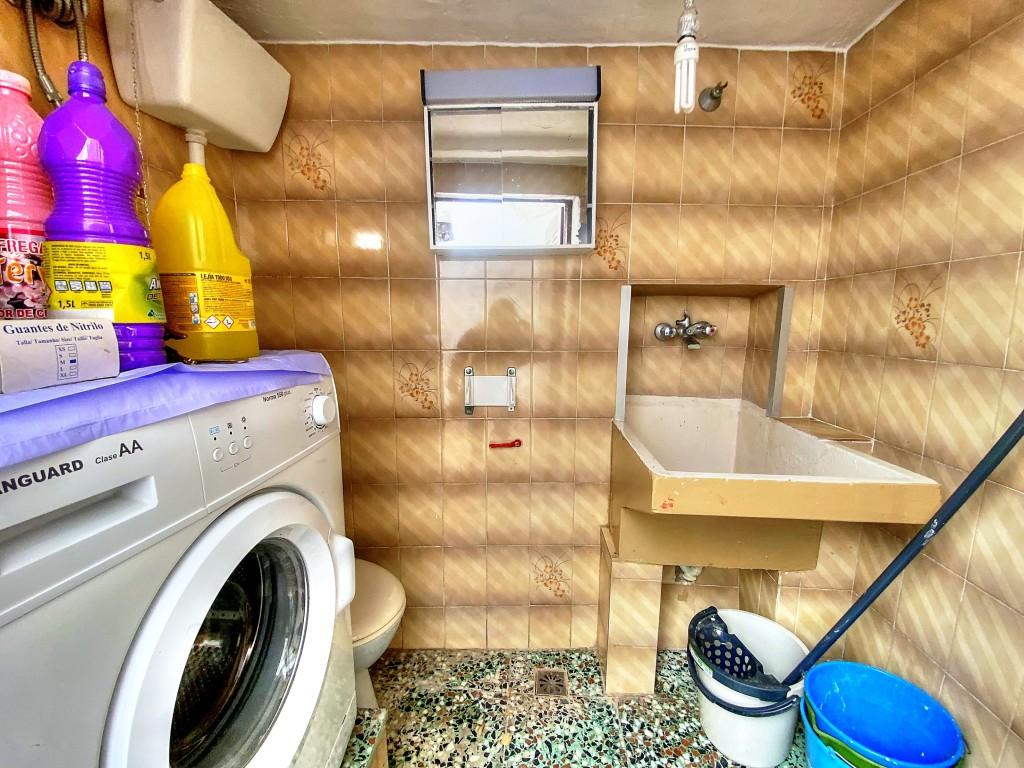 House for Sale in Salares