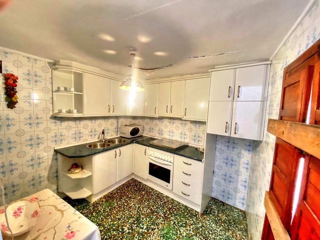 House for Sale in Salares