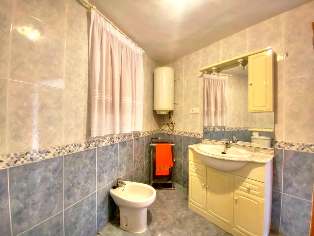 House for Sale in Salares