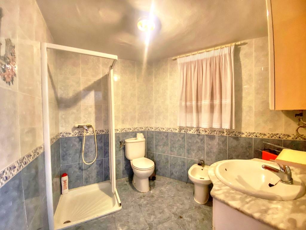 House for Sale in Salares