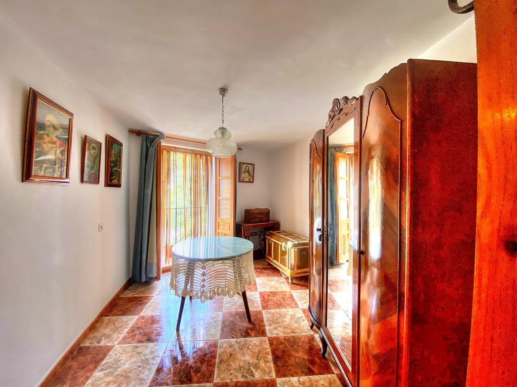 House for Sale in Salares