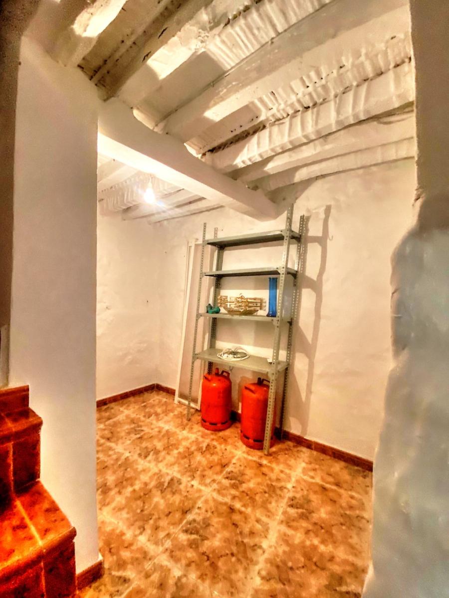 House for Sale in Salares