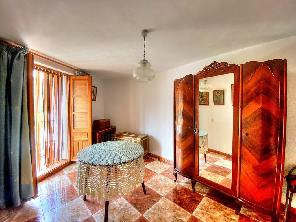 House for Sale in Salares