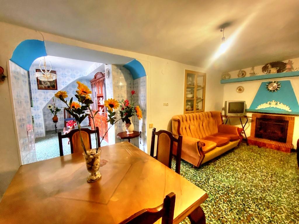 House for Sale in Salares