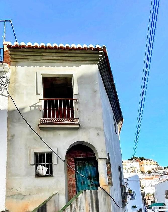House for Sale in Almáchar