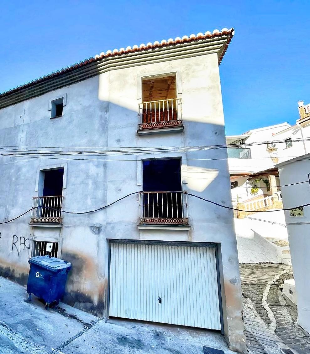 House for Sale in Almáchar