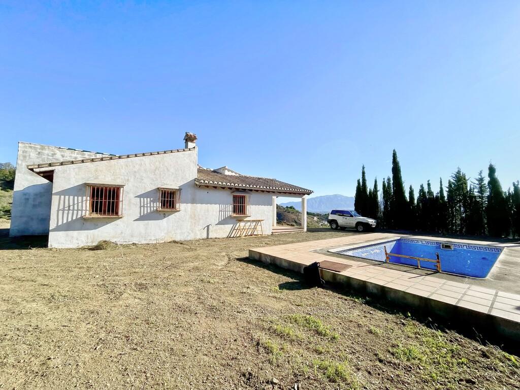 House for Sale in Almáchar