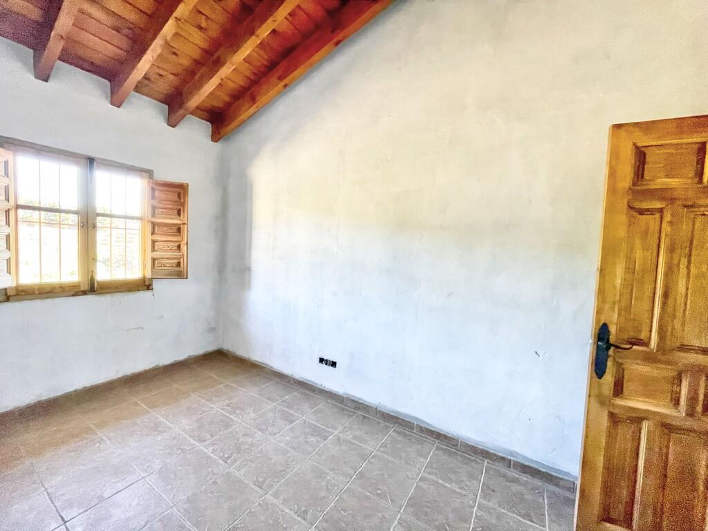 House for Sale in Almáchar