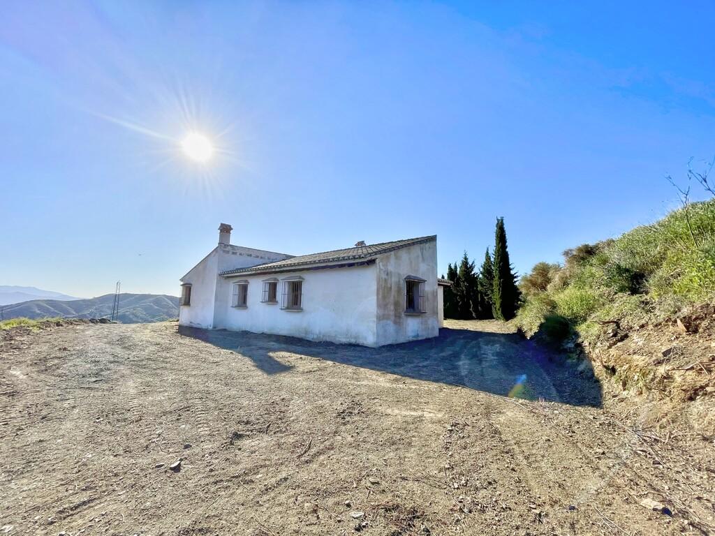 House for Sale in Almáchar