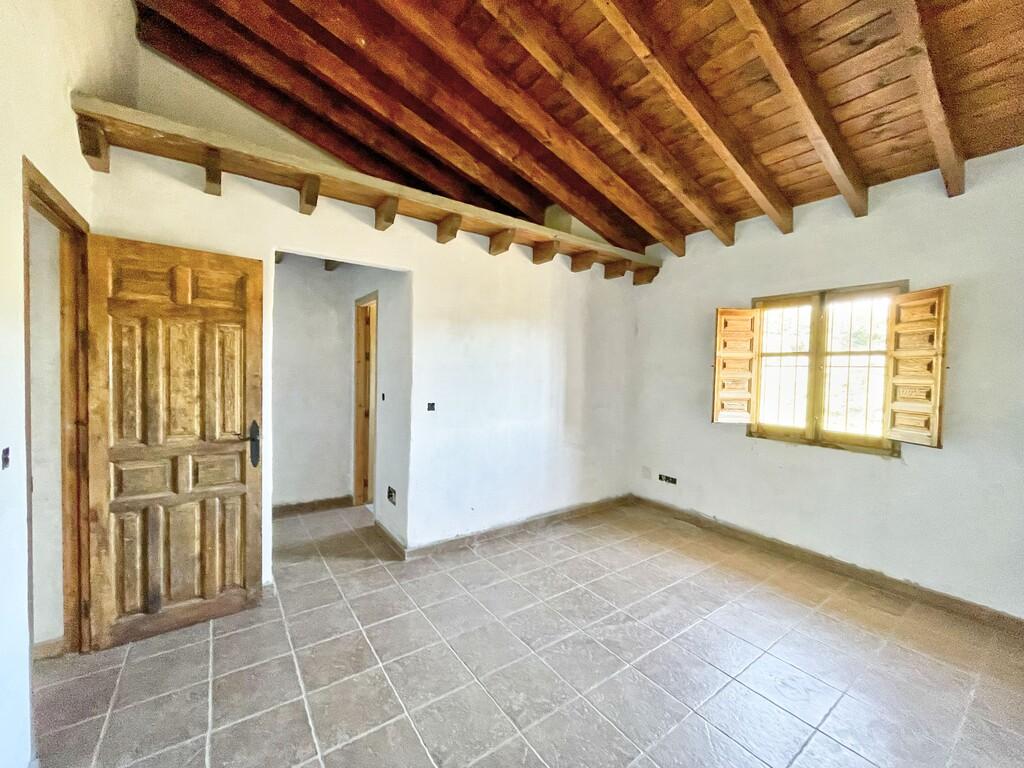 House for Sale in Almáchar
