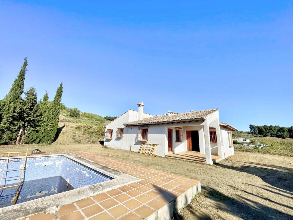 House for Sale in Almáchar