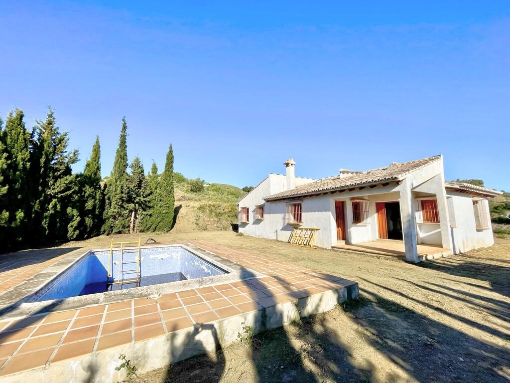 House for Sale in Almáchar