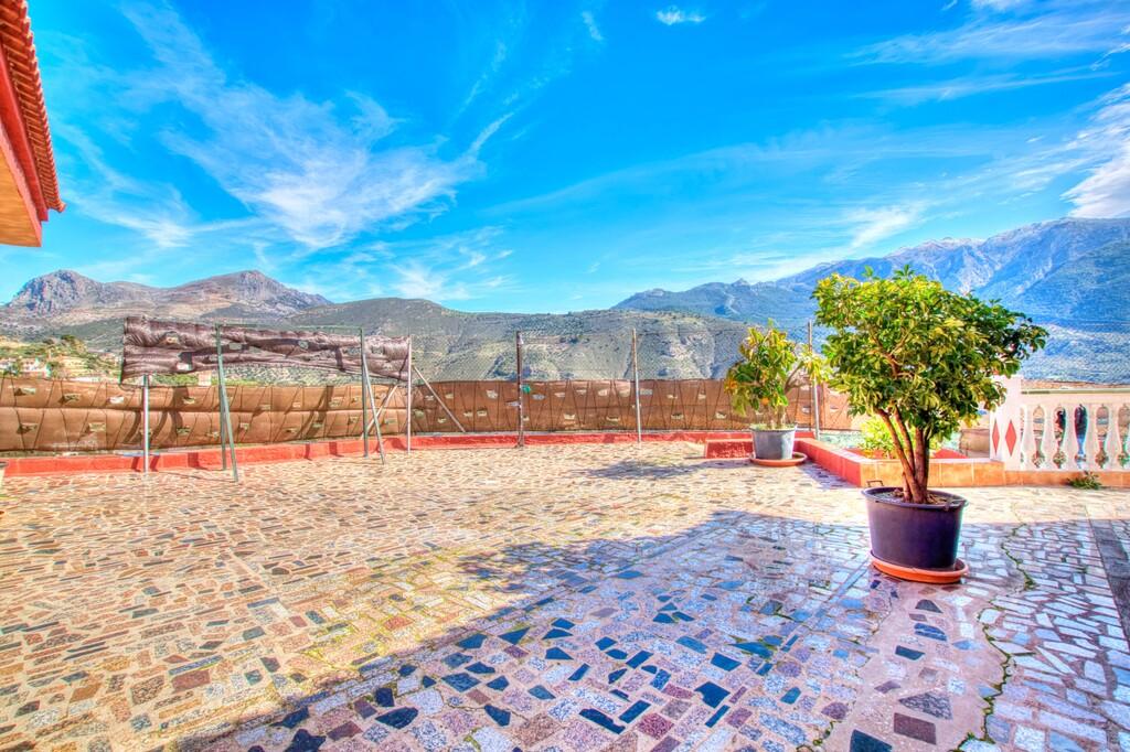 House for Sale in Alcaucín