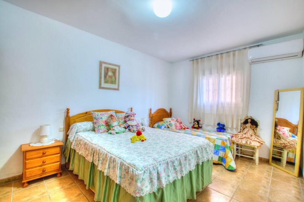 House for Sale in Alcaucín