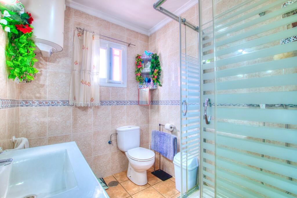 House for Sale in Alcaucín