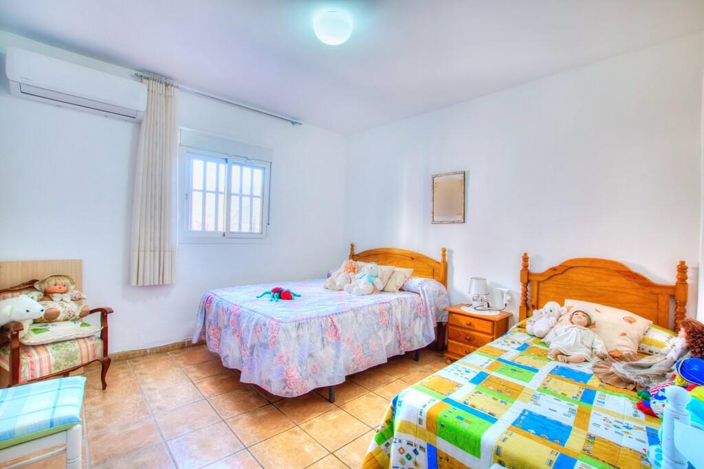 House for Sale in Alcaucín