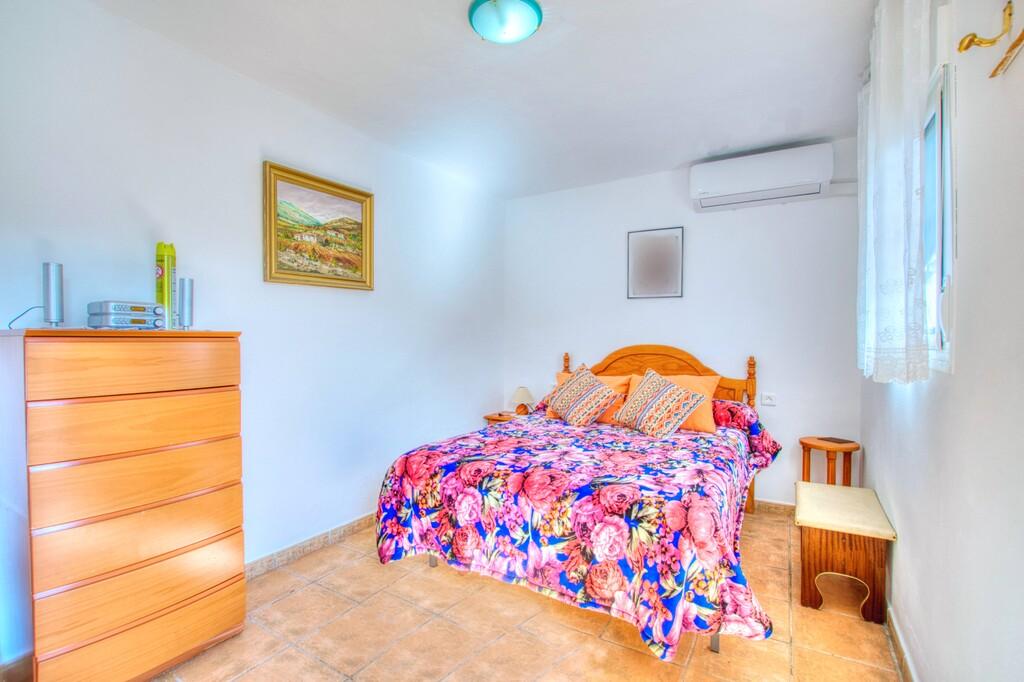 House for Sale in Alcaucín