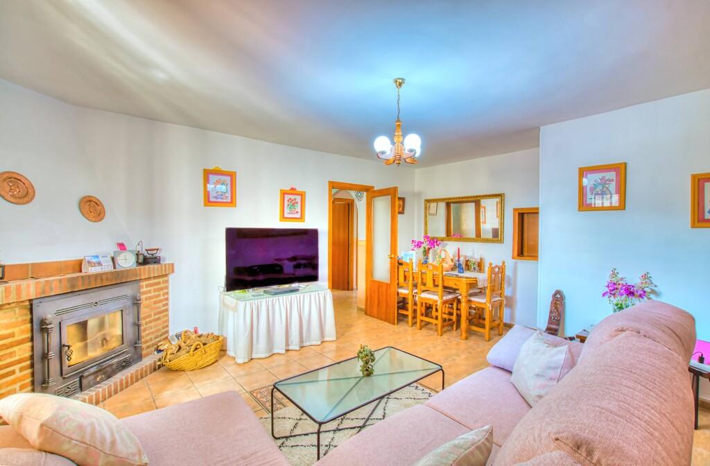 House for Sale in Alcaucín
