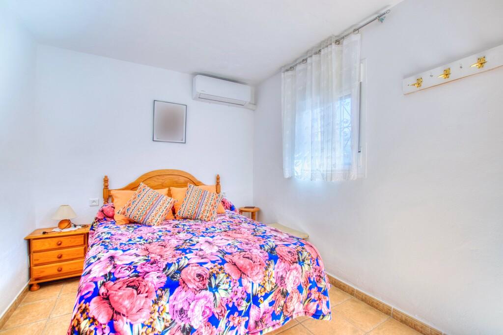 House for Sale in Alcaucín