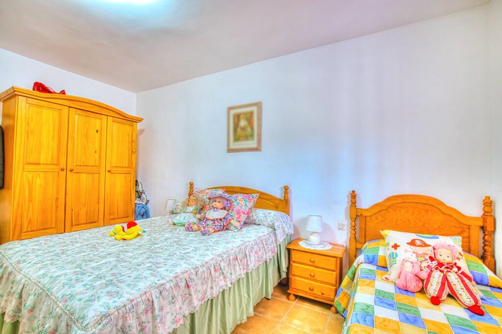 House for Sale in Alcaucín
