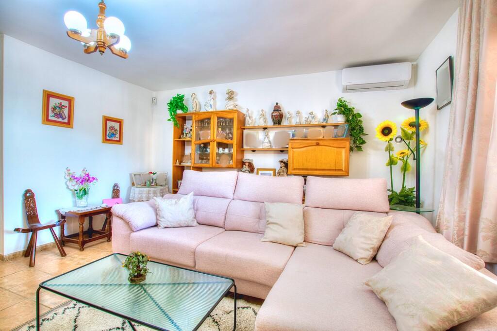 House for Sale in Alcaucín