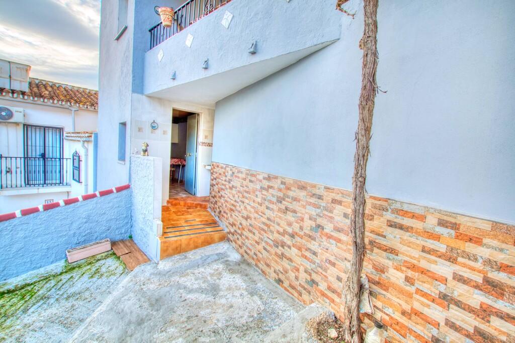 House for Sale in Benamargosa