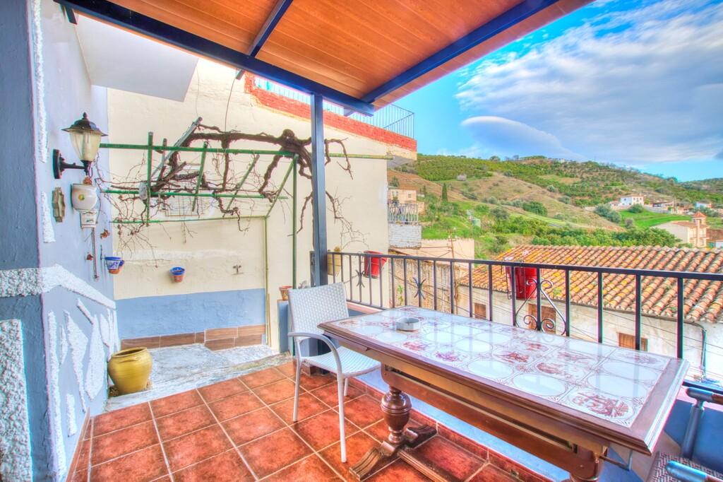 House for Sale in Benamargosa