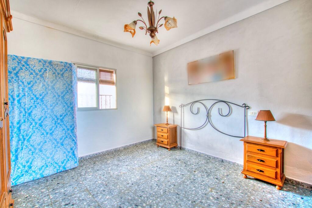 House for Sale in Benamargosa