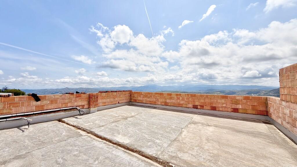 House for Sale in Periana