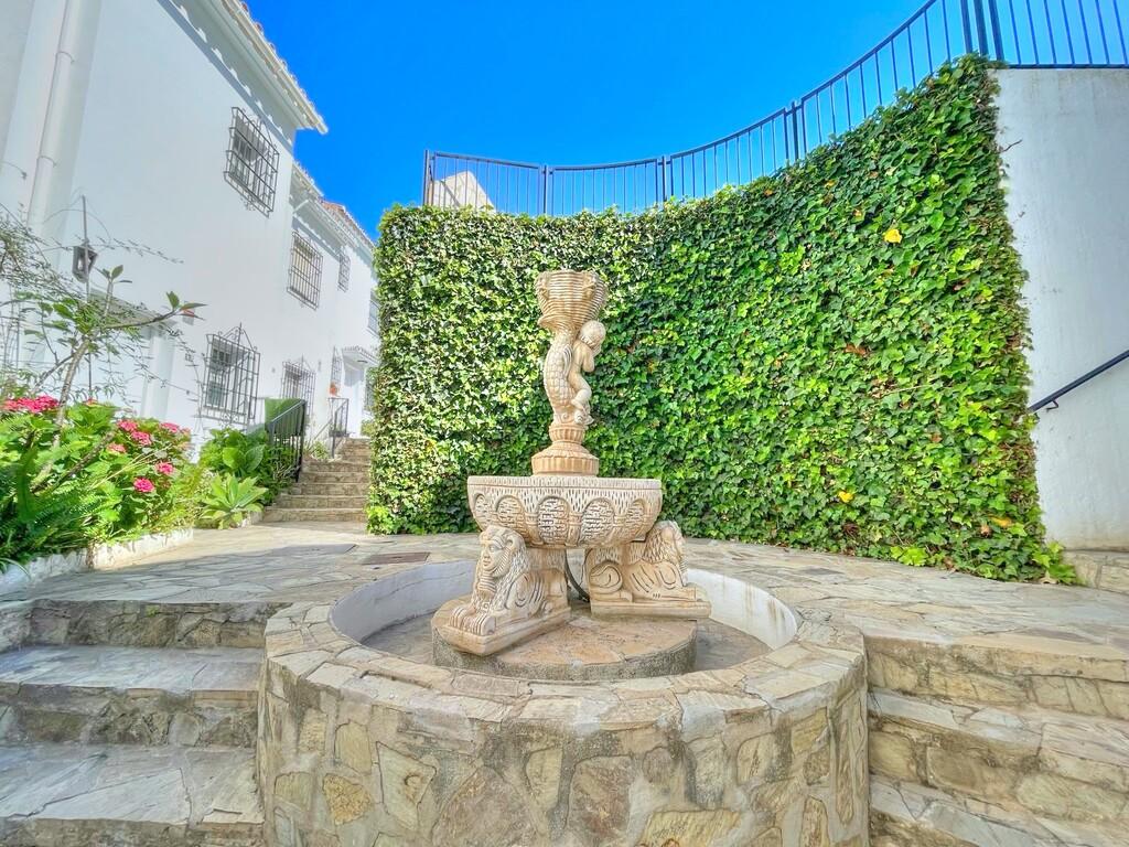 House for Sale in Benajarafe