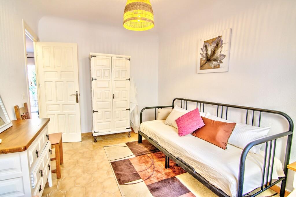 Flat for Sale in Caleta de Vélez