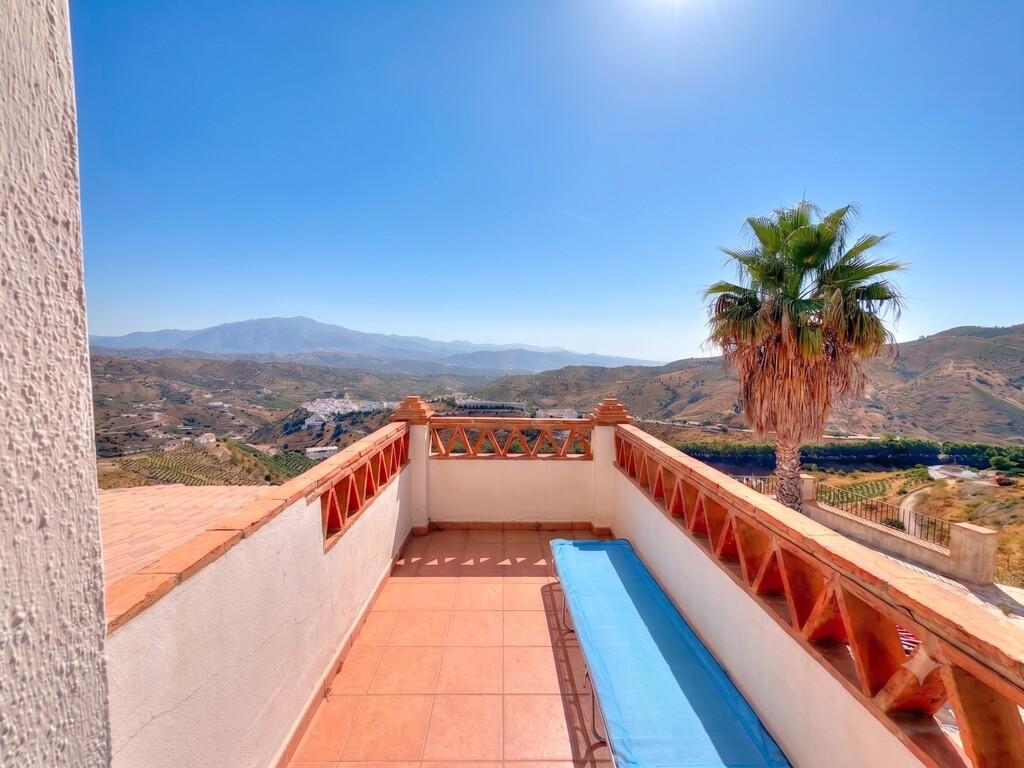 House for Sale in Almáchar