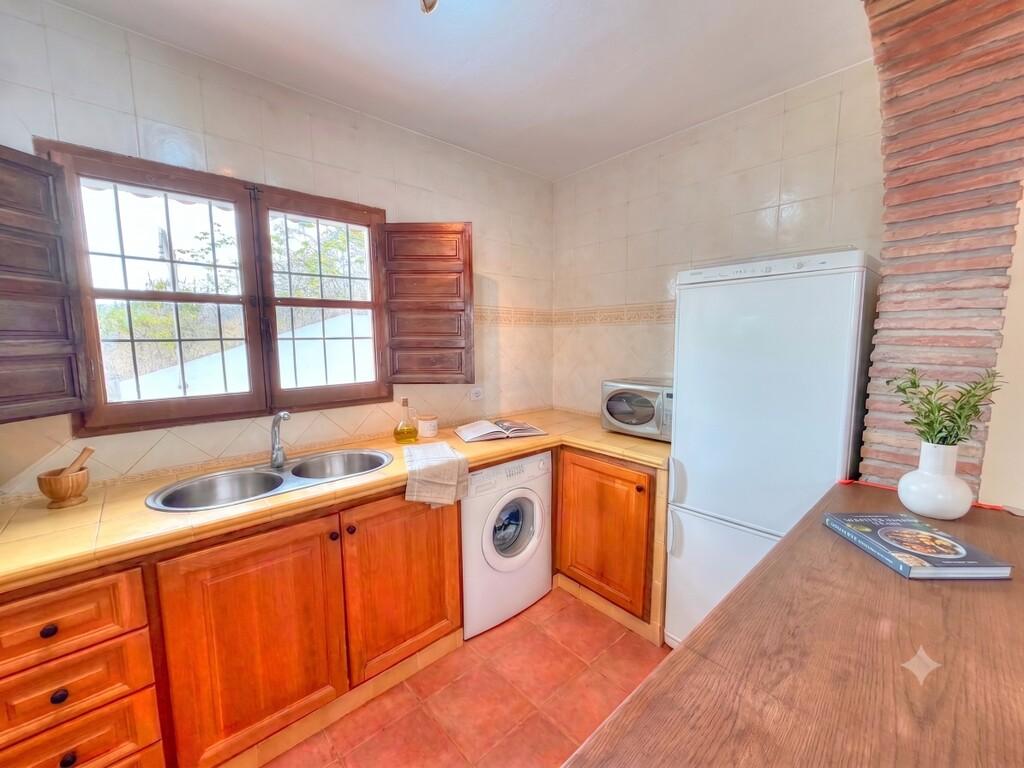 House for Sale in Almáchar