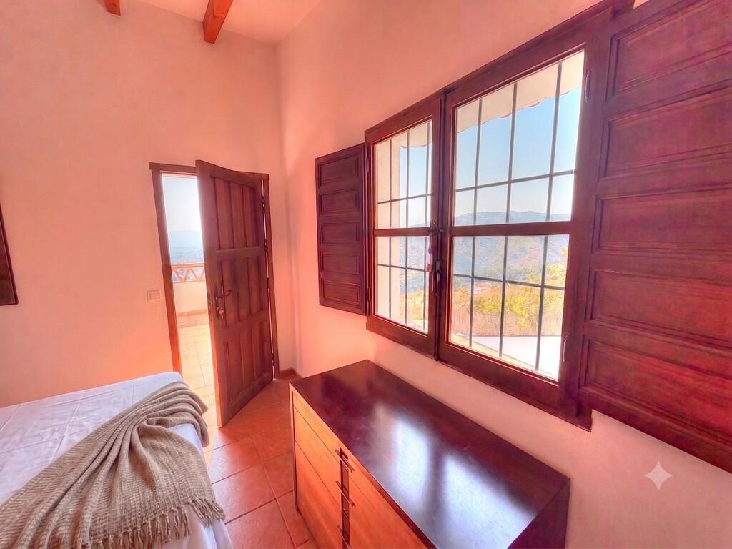 House for Sale in Almáchar