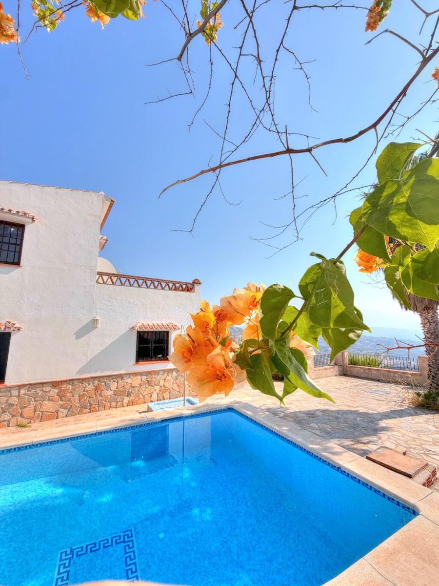 House for Sale in Almáchar