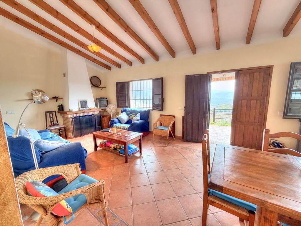 House for Sale in Almáchar