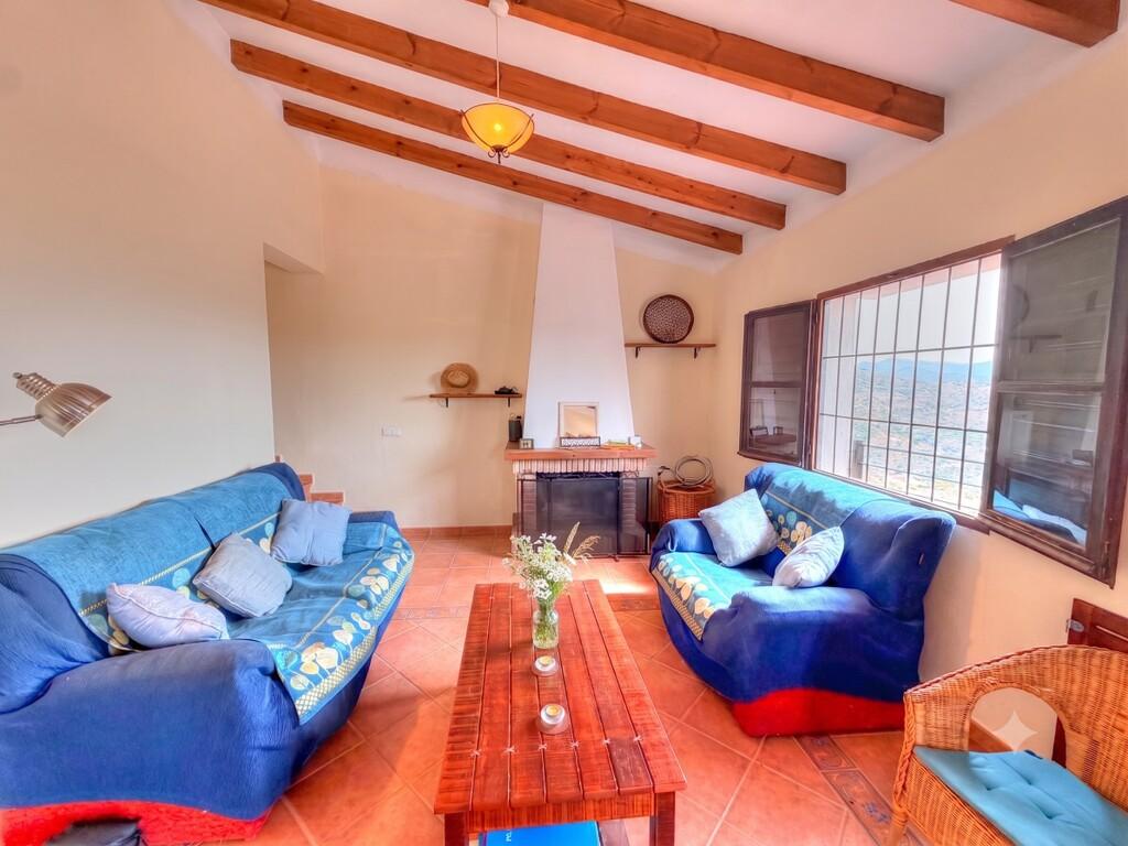 House for Sale in Almáchar