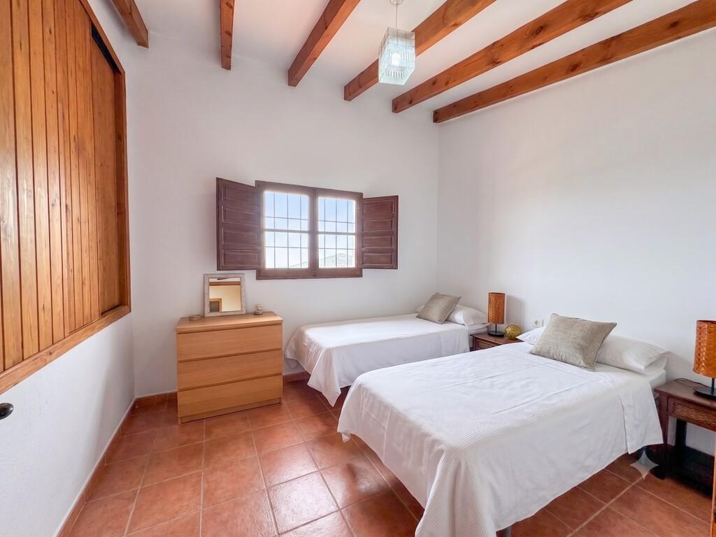 House for Sale in Almáchar