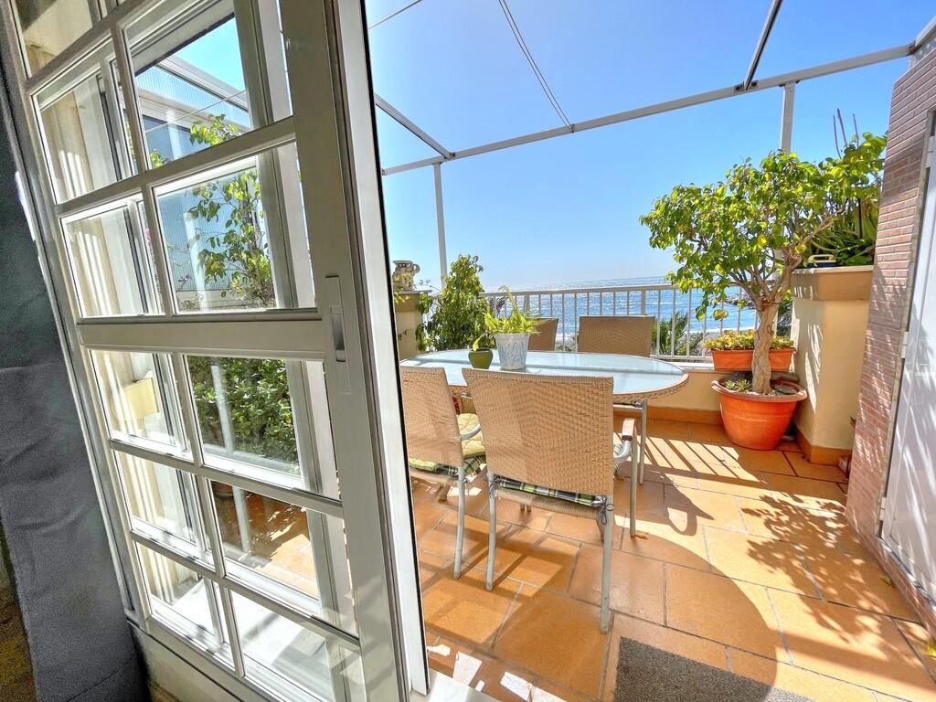 Flat for Sale in Caleta de Vélez